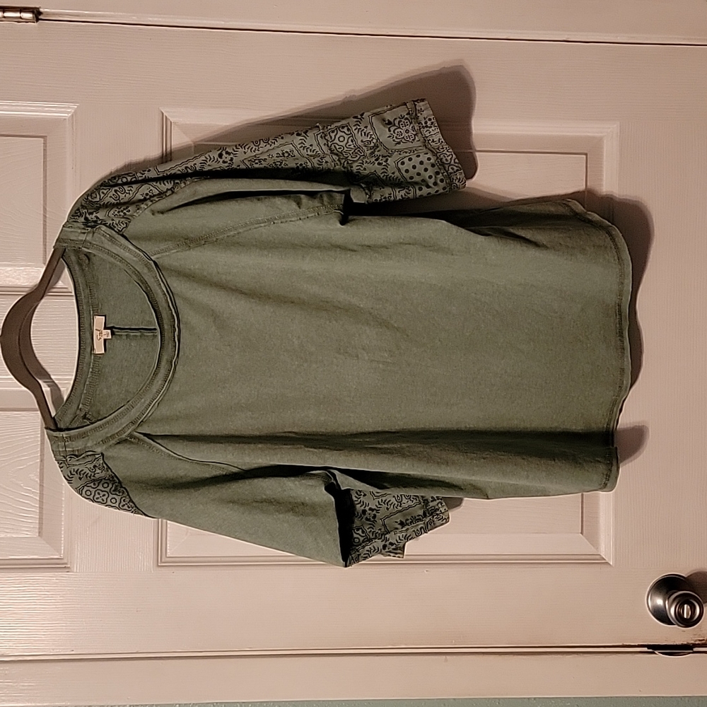 Women top green size large